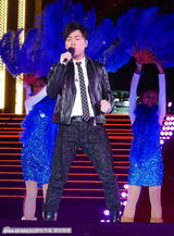 组图：众星献唱世博中国馆 阿SA玩可爱十连拍