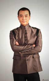 高清图：吴樾偷闲拍拜年短片 “悟空”亲切近人