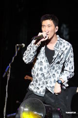 组图：热波音乐节首日 曲婉婷黄立行等献唱