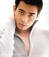 组图：陈龙年轻嫩照曝光 阳光少年变萌叔