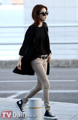 组图：4minute小分队2YOON赴泰时尚亮相机场