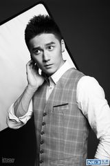 组图：蒋劲夫孙艺洲封面大片 正太对战轻熟男