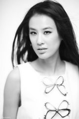 组图：黄圣依最新大片出炉 长发飘逸清新迷人 