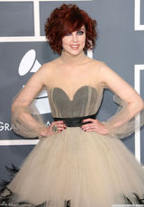 高清图：格莱美红毯 安娜-奈里克蓬蓬纱裙俏皮