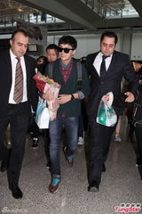 组图：尹施允望进军中国 与允儿亲热无惧李升基