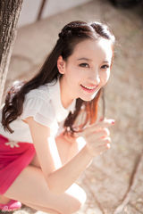 组图：程晓燕清丽写真 娇俏甜美惹人怜爱