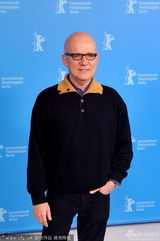 组图：《到达月球》发布 奥托搂导演布鲁诺亮相