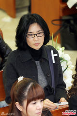 组图：台艺人徐风追思会 好友张菲余天现身致意