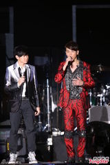 组图：陶喆与辣妹热舞互摸 谢霆锋帅气现身飙歌