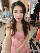 组图：郭美美嘟嘴晒自拍照 自称是公主