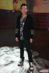 组图：陈百祥欲备护膝贺台庆 余咏珊否认加奖金