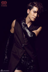 组图：至上励合刘洲成暴露青筋展男儿本色