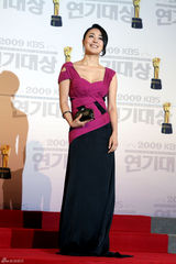 高清组图：韩国群星汇聚KBS电视台颁奖礼