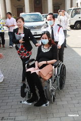 高清图：陈浩民择太太生日入院产女心情兴奋