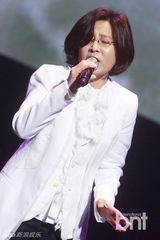 组图：李升基等助阵恩师李善姬发片激情献唱