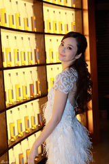 组图：吴佩慈明星厨房展厨艺 与妈妈共组姐妹宴