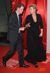 高清组图：威廉王子和未婚妻订婚后首度公开亮相