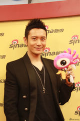 组图：黄晓明邓超佟大为做客聊《中国合伙人》