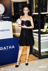 幻灯图集：香港靓模Angelababy露肩小洋装