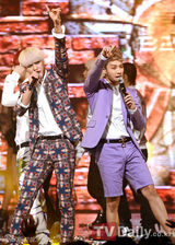 组图：Beast《MCountDown》夺冠 SJ首演后续曲