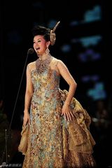 高清：宋祖英上海开唱状态神勇 国际化舞台美轮美奂