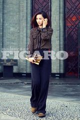 组图：张歆艺最新街拍曝光 优雅出街展现超气场