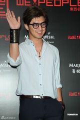 组图：蓝心湄疑默认炎亚纶整形 呼吁避免撞脸