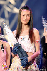 组图：传奇女孩梁洛施成名奋斗史盘点