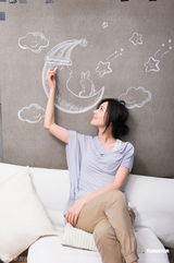 组图：高圆圆拍广告展现自然健康美 分享名字由来