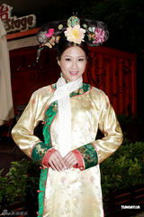 组图：卫诗复工化身伊甸娃娃 参演新片坦言很开心