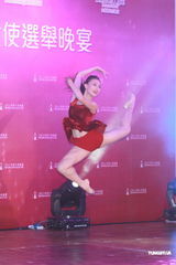 组图：候选港姐才艺表演 梁丽翘胜出旅行大使冠军