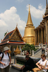 组图：曼谷参观大皇宫游客如织