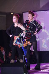 组图：Twins平安夜狂欢 阿Sa称阿娇的缘分尚未到