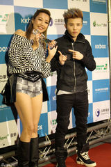 组图：KKBOX风云榜 萧敬腾称收恐吓信影响心情