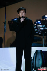 组图：梅艳芳逝世十周年 圈中好友登台悼念