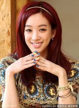 组图：韩星郑丽媛短裙拍写真自曝出道曾遭排挤