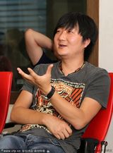 组图：董洁捞金玩快闪 王大治做评委手舞足蹈