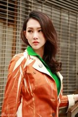 组图：李昕岳成都市女性代表 气场大片秀身材