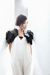 组图：韩雪清新写真曝光 黑白造型青春洋溢