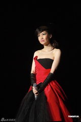 周慧敏澳门个唱秀热舞 娇美容颜演绎不老传说(图)