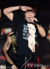 组图：中韩歌会首尔唱响 EXO少时2PM等精彩献唱