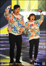 组图：Dal shabet等歌手点亮《Show Champion》现场