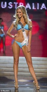 组图：环球小姐众佳丽泳装礼服美艳 中国小姐微笑迷人