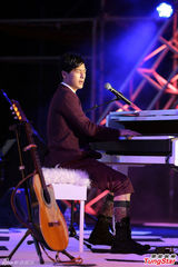 组图：严爵飚高音 与潘玮柏卢广仲接力开唱