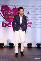 组图：邱泽怕未来子女赛车 许茹芸沉迷于美食书