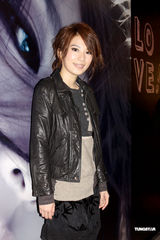 组图：Hebe田馥甄香港个唱 送歌给女英雄Selina 