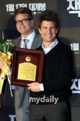 组图：汤姆-克鲁斯走红毯宣传《侠探杰克》