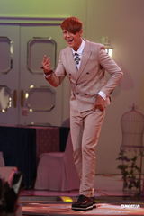 组图：方力申录节目 望刘翔不理流言