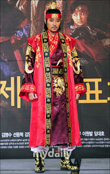 组图：《广开土大王》4日开播 李泰昆出席发布会