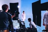 组图：Rain拍摄广告幕后花絮曝光 展巨星魅力